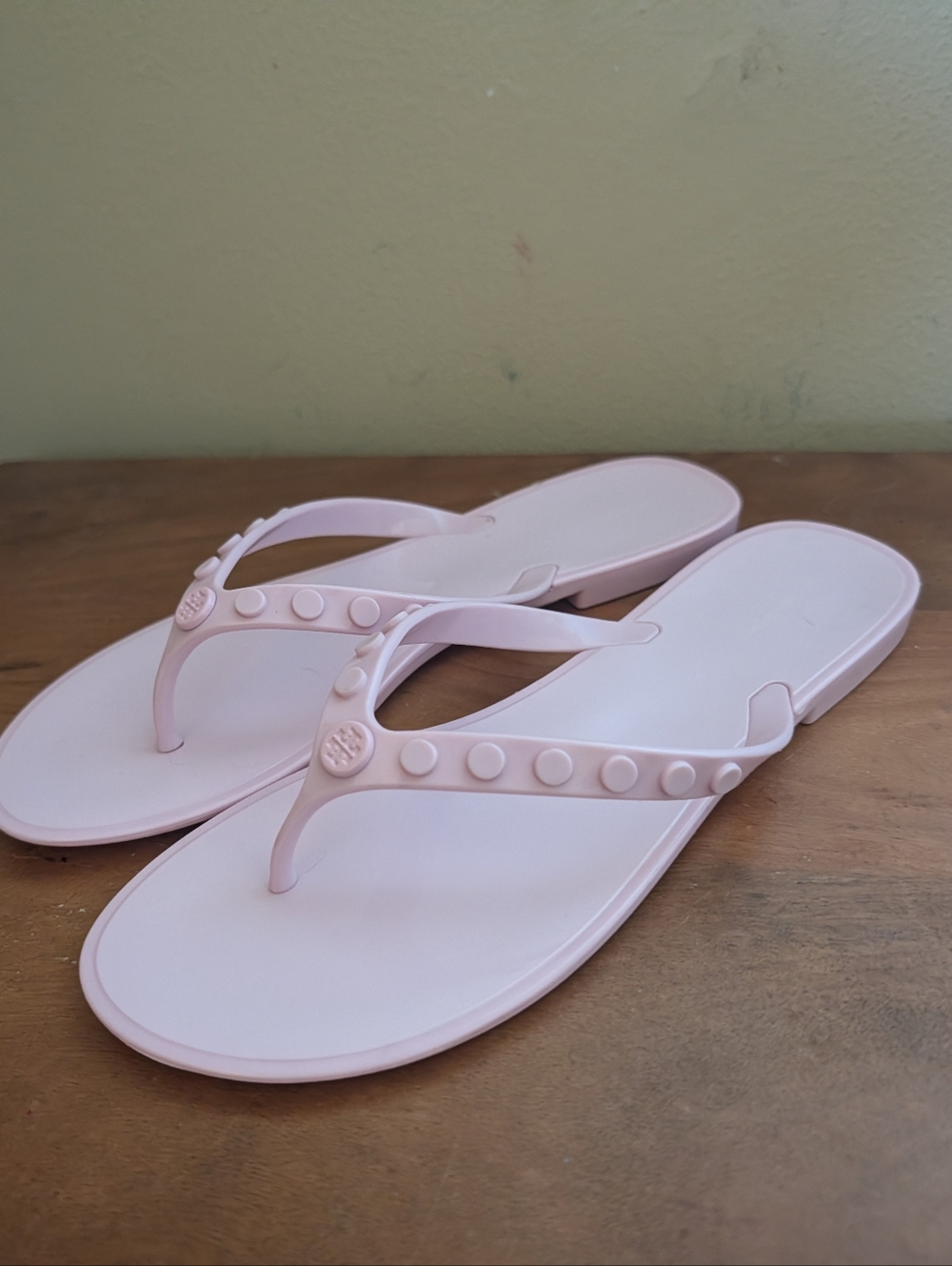 Tory Burch TPU Logo Studded Jelly Flip Flops in Light Pink sz 8 - Picture 9 of 10